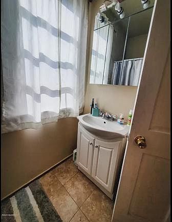 5th image of 59 S West St APT 2