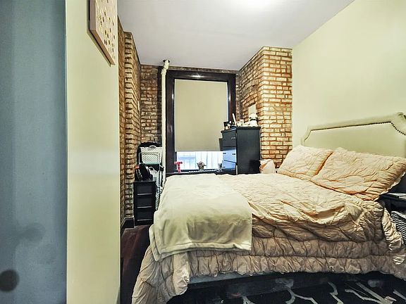 4th image of 424 Amsterdam Ave APT 2S