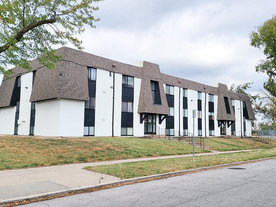 1st image of 1302 S 32nd St #10