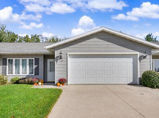 114 Cardinal Ct, Independence, IA 50644