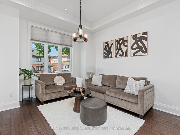 4th image of 313 Robina Ave