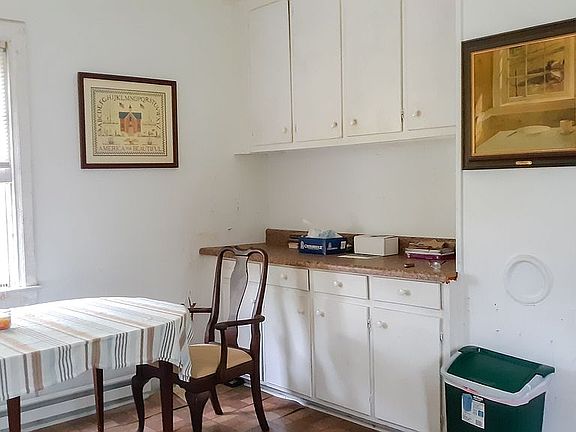5th image of 2812 Hogges End Ln