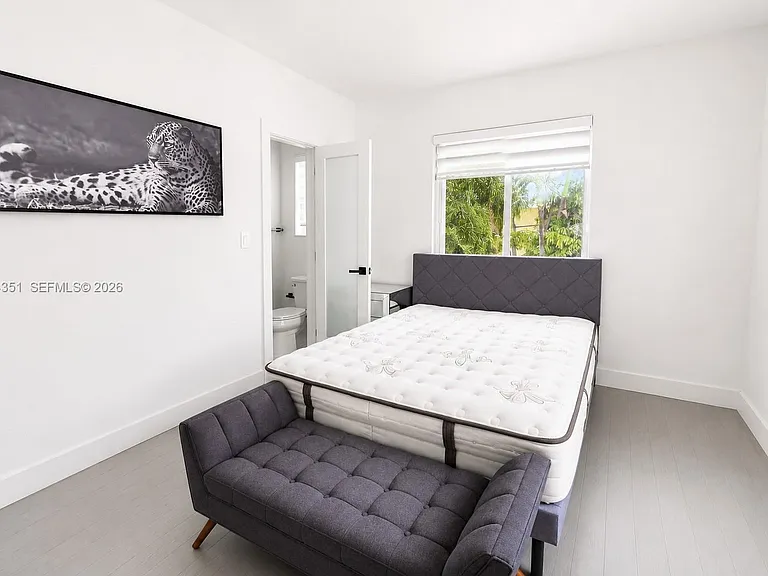 815 W 39th St #3 — Photo 8