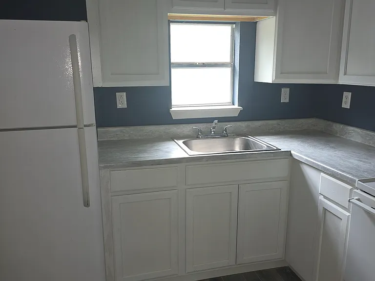577 Main St — Photo 10
