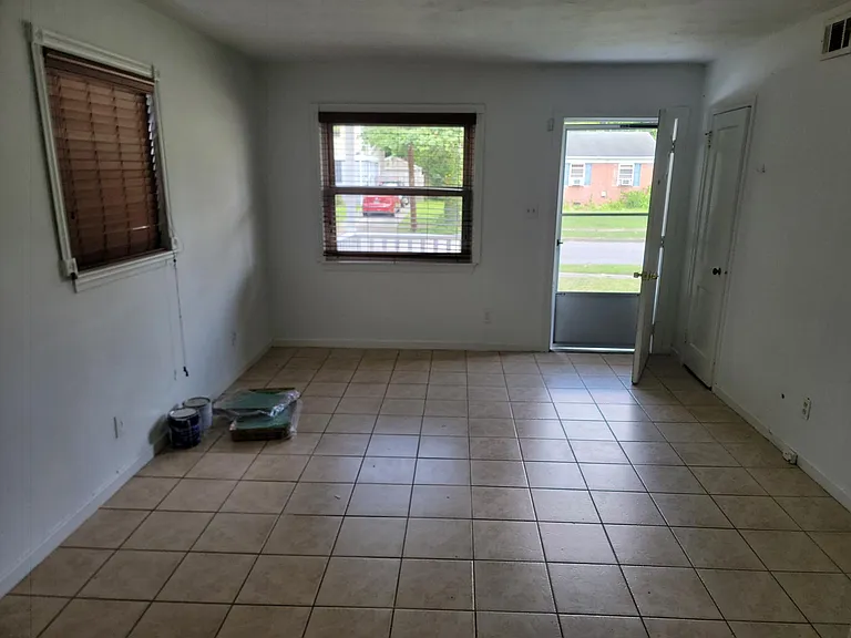 5405 Douglas St — Photo 2