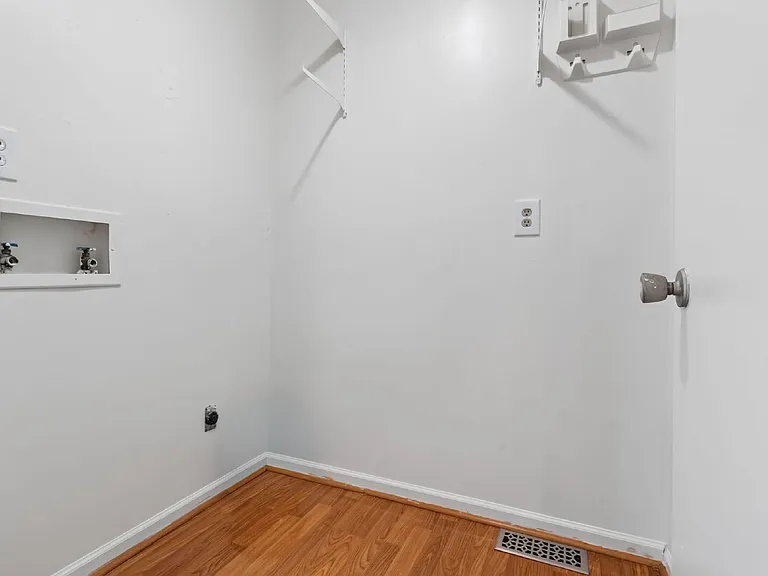 3225 Glenmore Dr — Photo 20