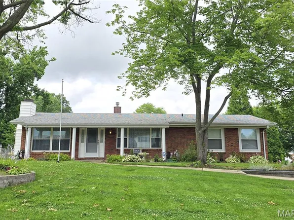 4639 Gatesbury Dr, Saint Louis, MO 63128