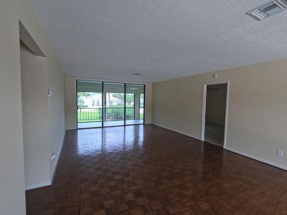4th image of 20 SE Turtle Creek Drive Apt F