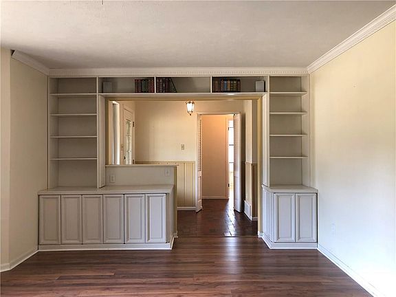 4th image of 4324 Plantation Dr