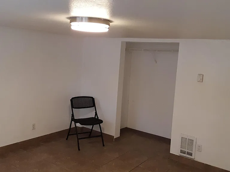 2511 Lombard Ave #B — Photo 10