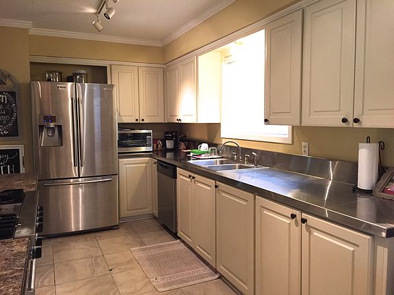 5th image of 203 Live Oak Dr