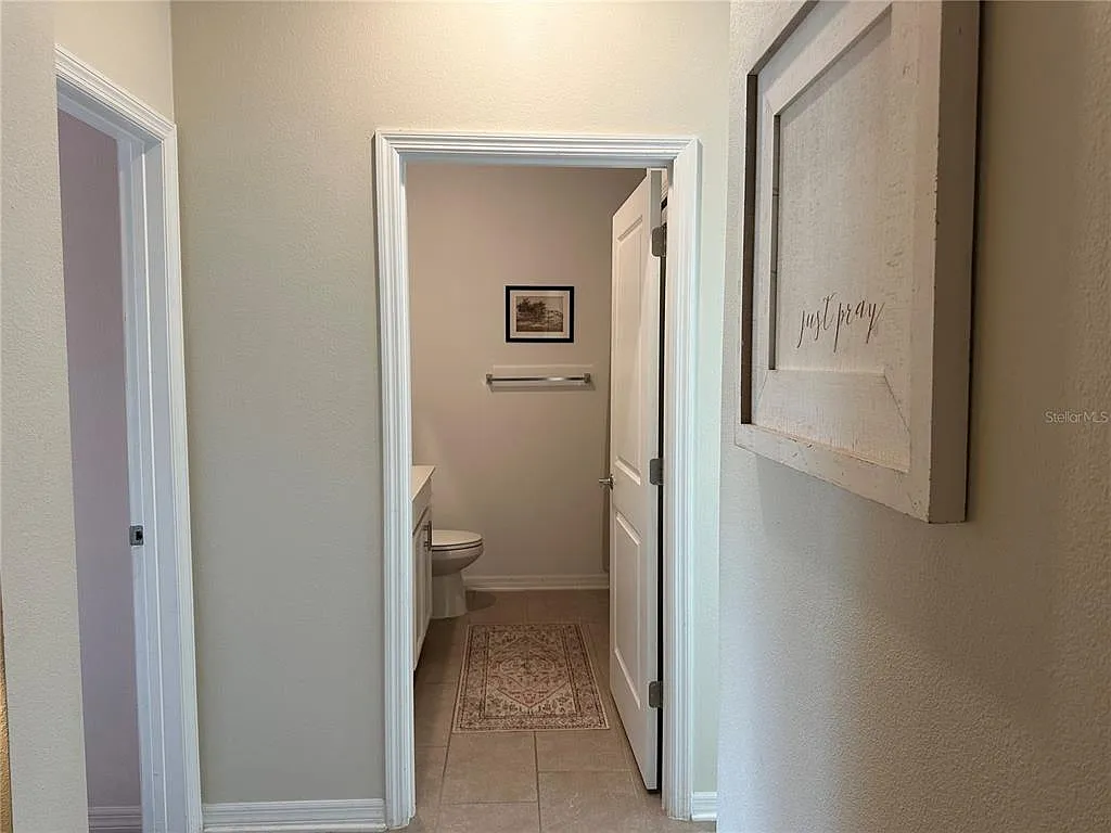 4 bed, 2.0 bath, 1848 sqft, $2,300 — Photo 4