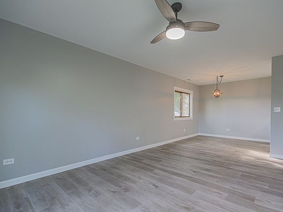3rd image of 1605 N Milwaukee Ave APT 3B