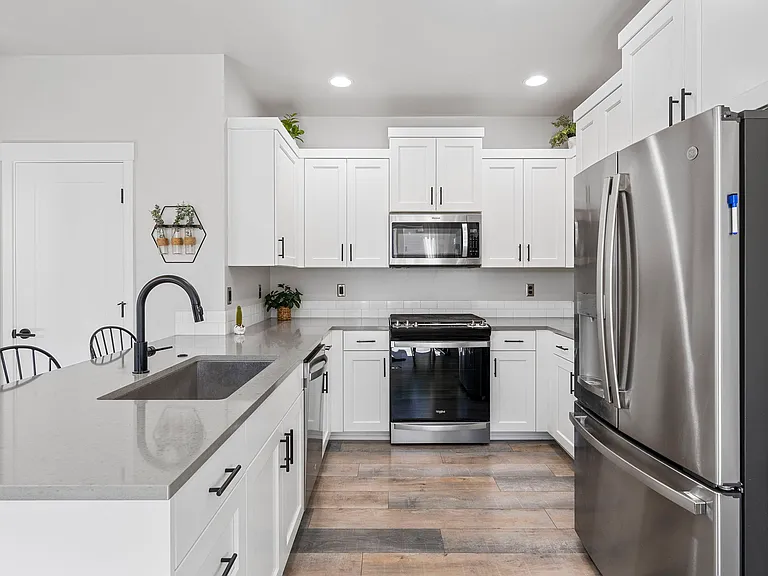 3722 NE Petrosa Ave — Photo 11