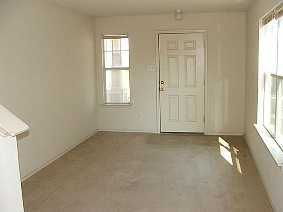 3rd image of 2916 Nara Vista Trl