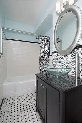 Sold by R New York | media 5