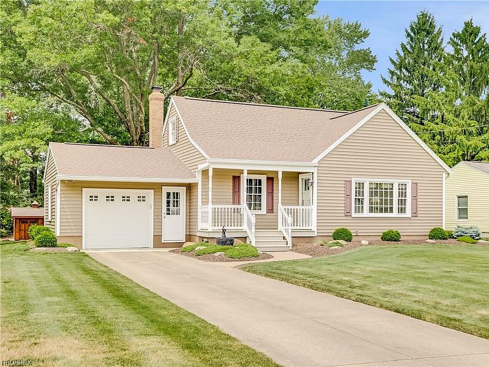 1st image of 454 Tallwood Dr