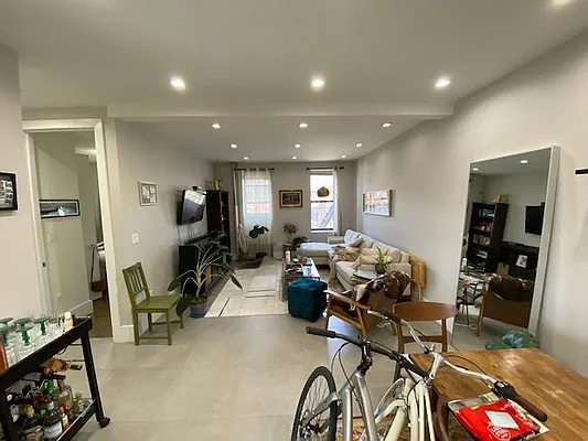 Rented by Mdays Realty | media 6