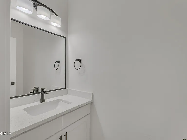 12716 Middlesbrough Ave — Photo 11