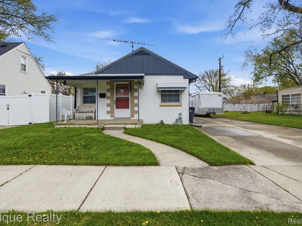 22449 California St, Saint Clair Shores, MI 48080