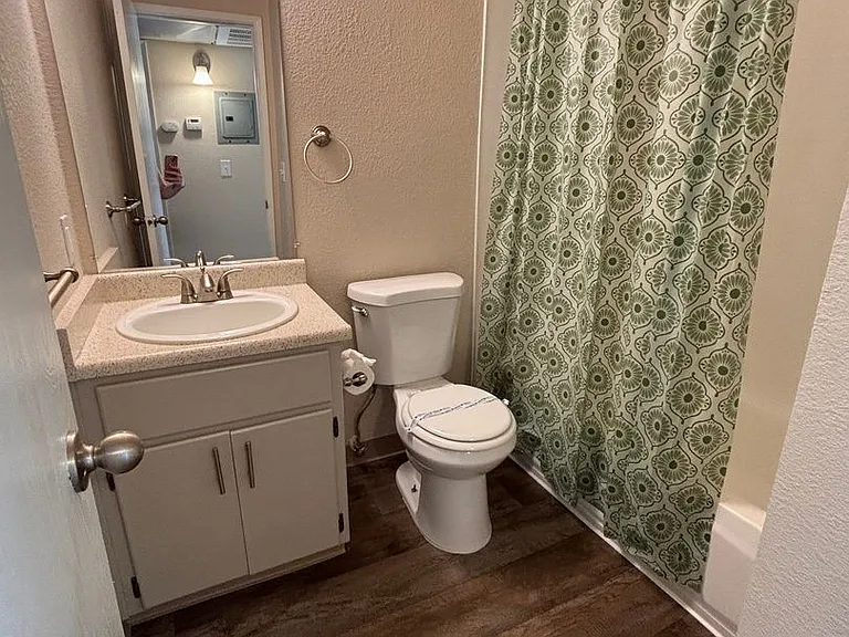 Olive Glen — Photo 21