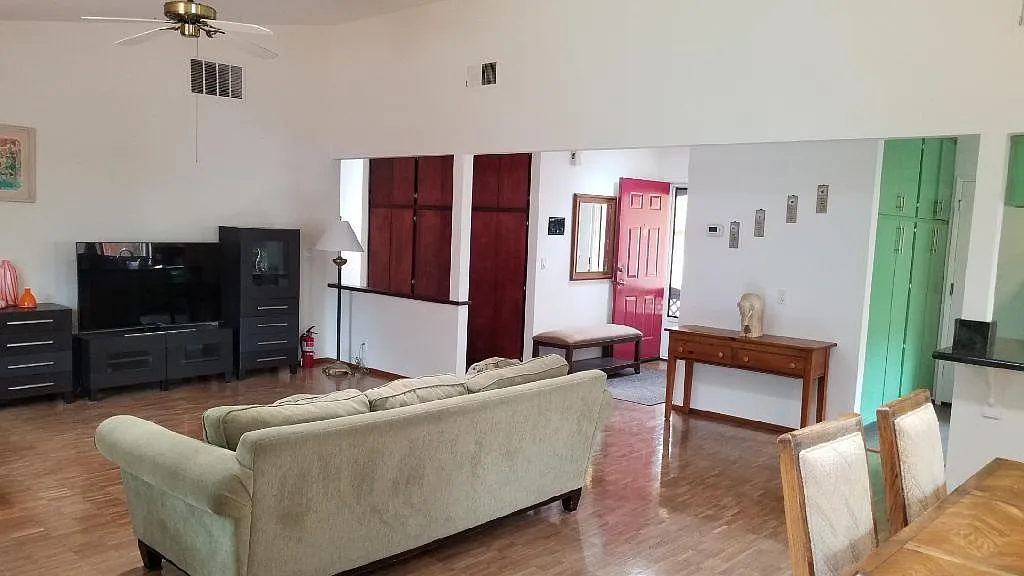 3 bed, 1683 sqft, $3,800 — Photo 1