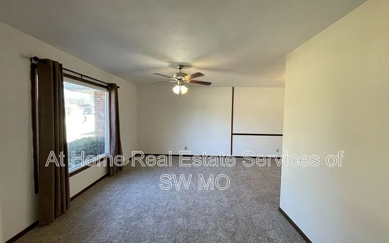 4 bed, 2.0 bath, 1812 sqft, $1,630 — Photo 2