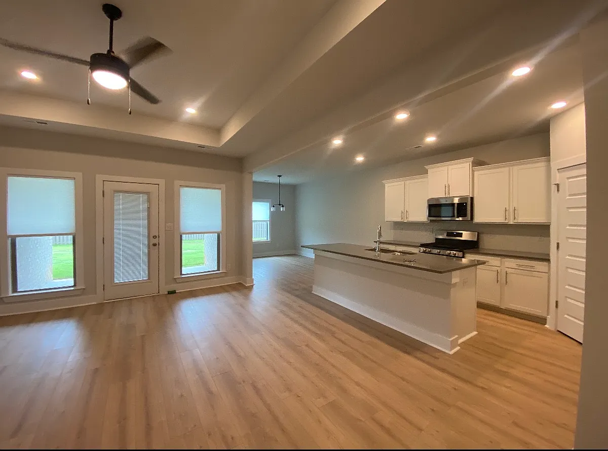 Building Photo - 14765 Demarie Ln