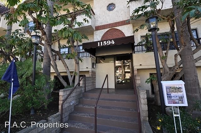 1st image of 11594 Moorpark St APT 202