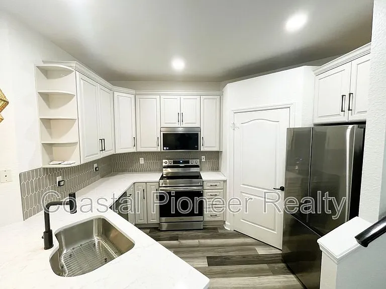 614 Seascape Way — Photo 3