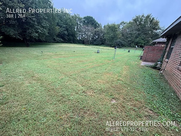 2538 W Houston St — Photo 16