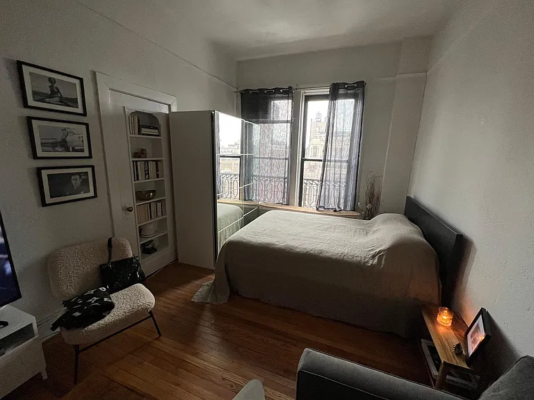 140 W 69th St #125C — Photo 4