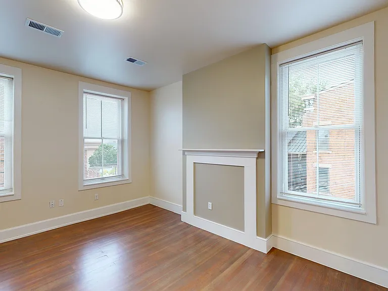 101 Peete St #4 — Photo 3