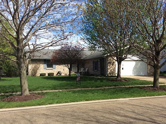 2nd image of 1400 Lake Dr