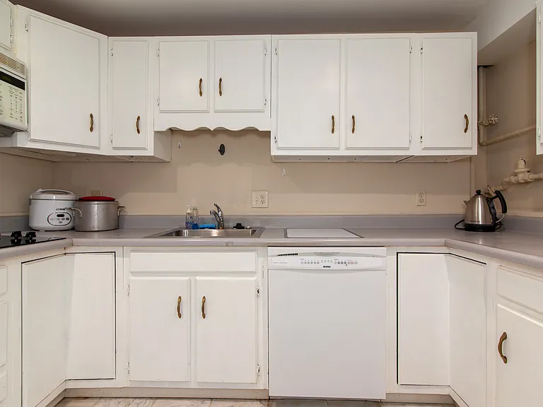 6034 Chesterbrook Rd #B — Photo 25