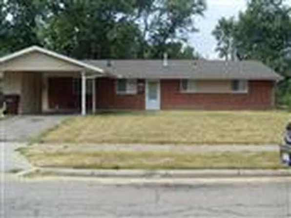 813 Macmillan Dr, Dayton, OH 45426