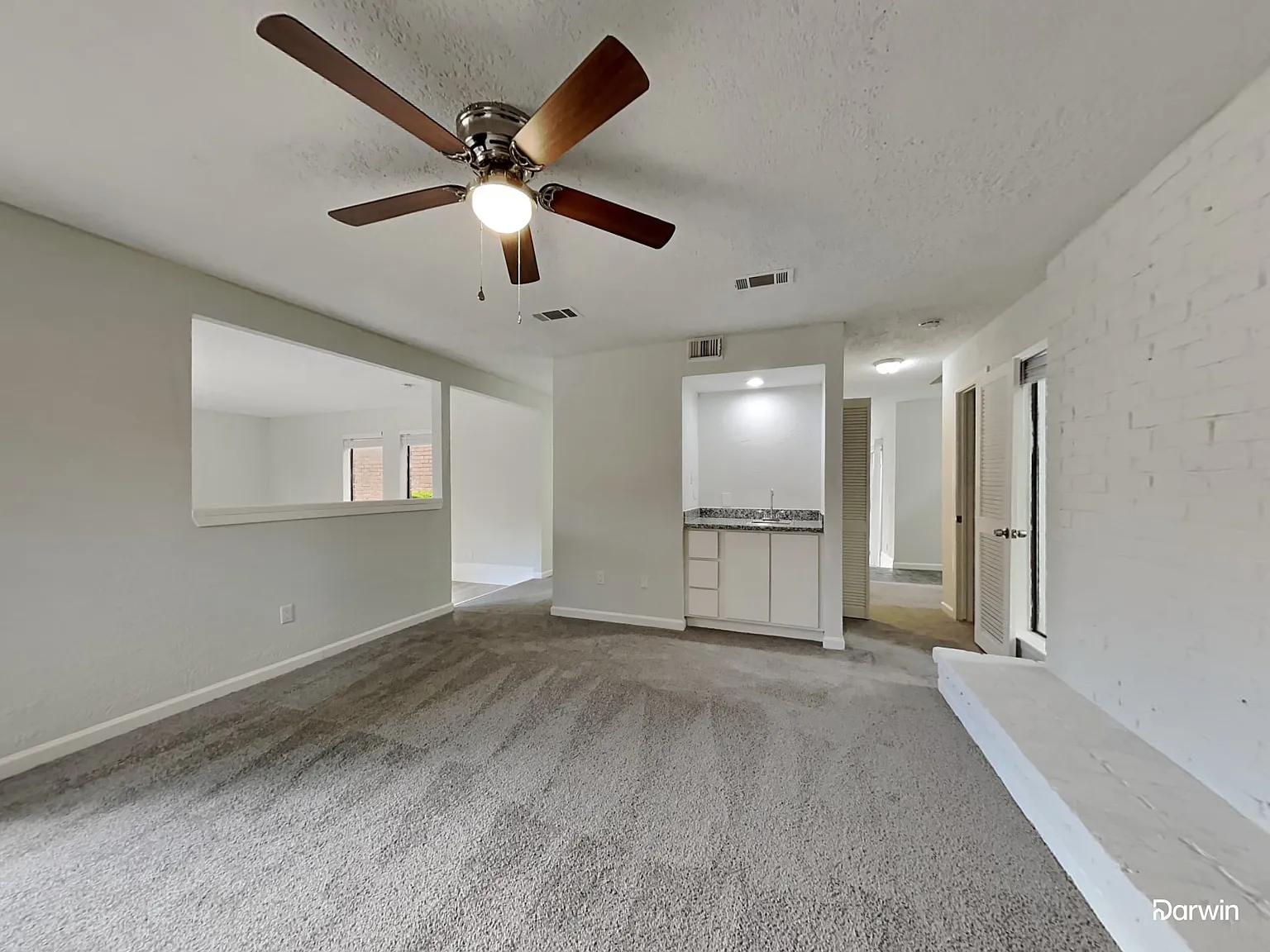 3 bed, 2.5 bath, 2037 sqft, $2,030 — Photo 4