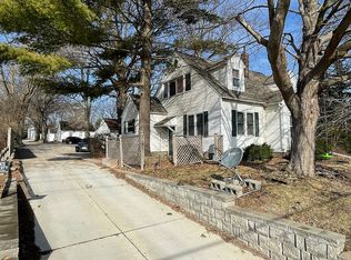 2141 Logan Ave, Waterloo, IA 50703