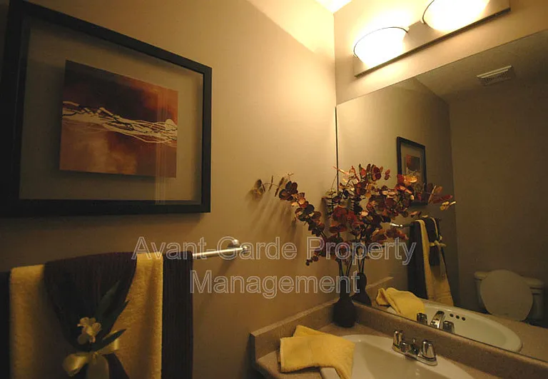 367 Ascott Cres — Photo 7
