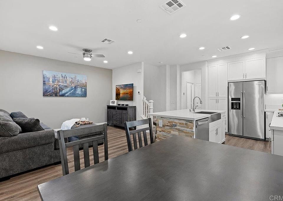 1st image of 2464 Solara Ln
