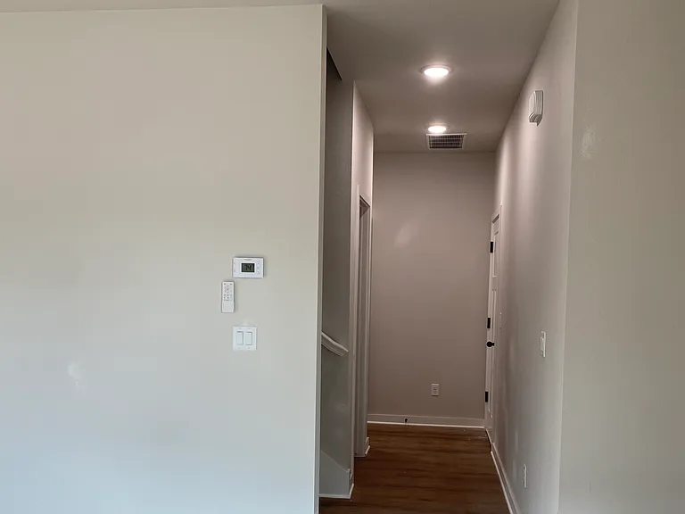 613 Cosmos St — Photo 2