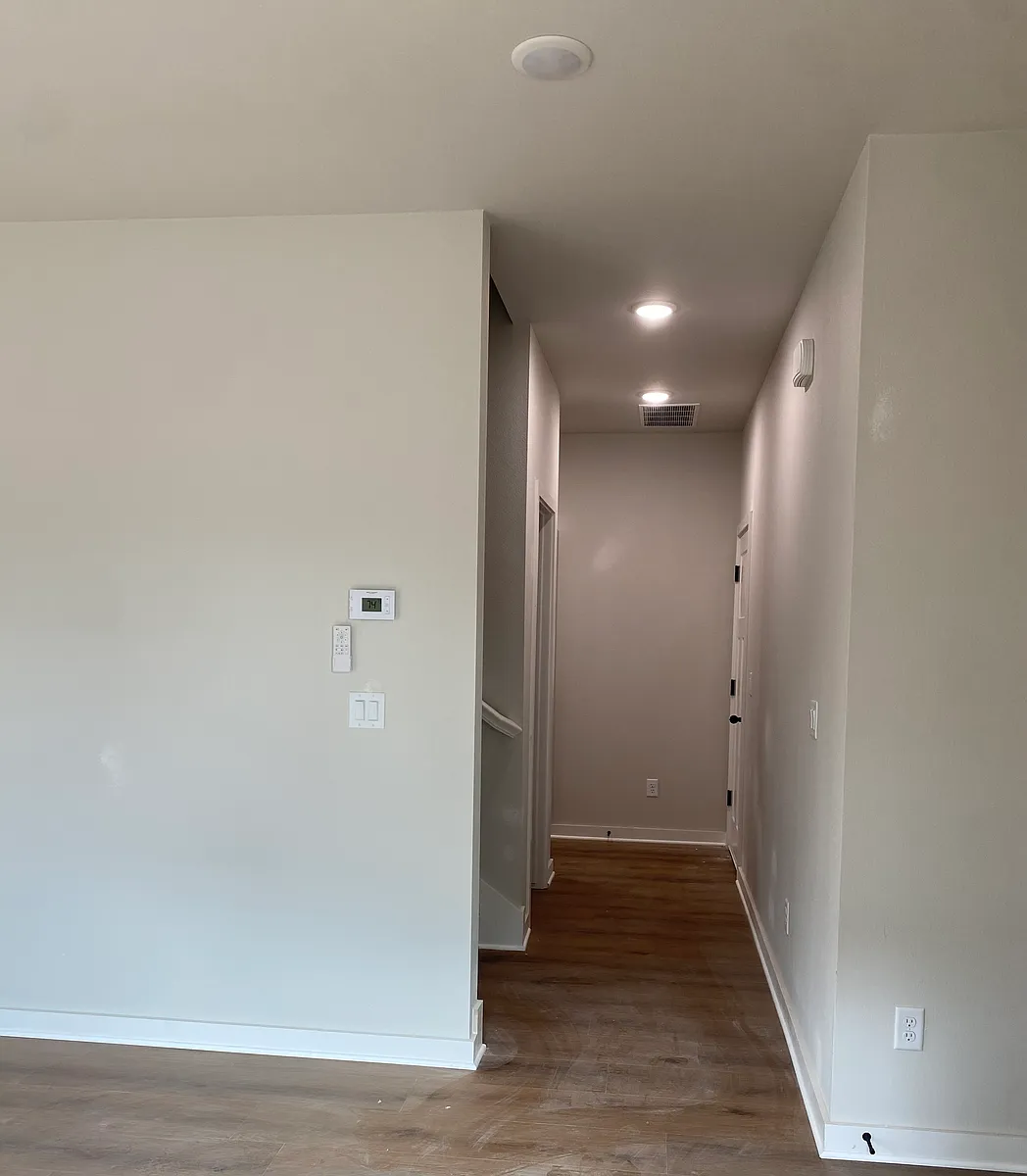 Building Photo - 613 Cosmos St