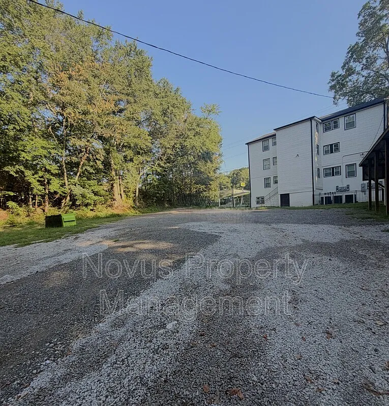 901 Pacific Ave — Photo 4