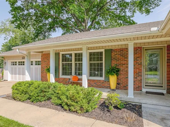 3516 W 83rd Ter, Prairie Village, KS 66206