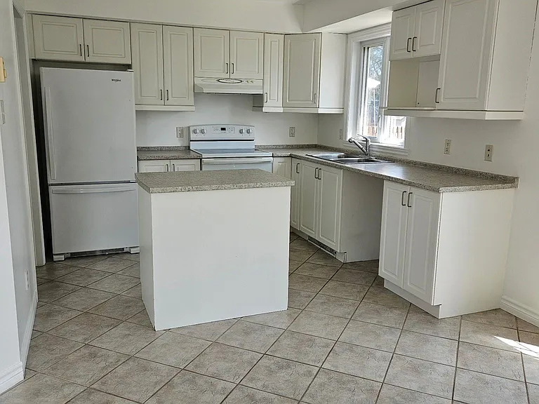 350 Higginson St — Photo 5