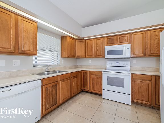 5th image of 267 Magellan Dr