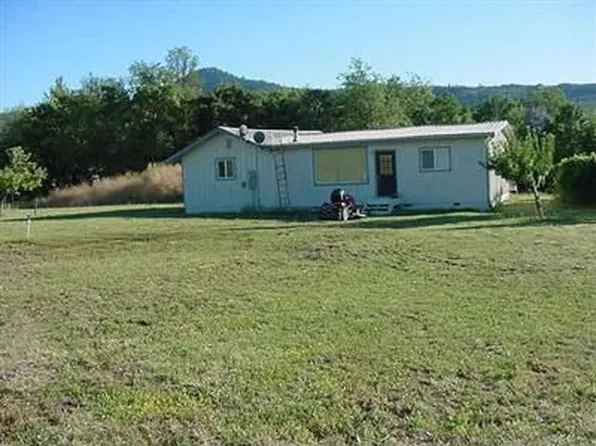 380 Craiglea Dr, Eagle Pt, OR 97524