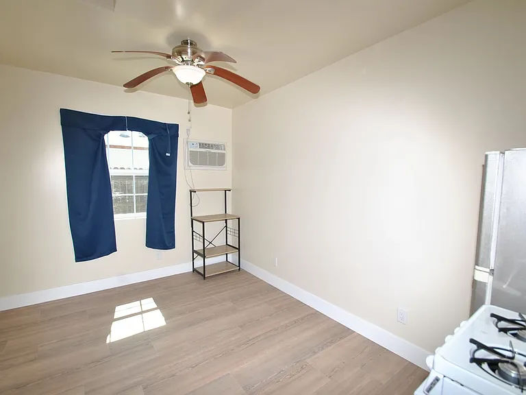 3820 Cedar Ave — Photo 14