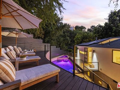 3873 Berry Dr, Studio City, CA, 91604