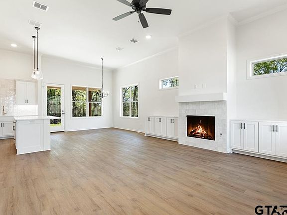 3rd image of 496 Preston Rdg